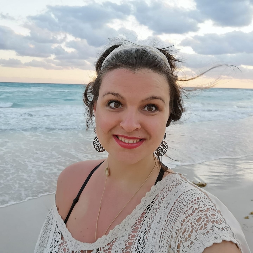 Meet your Posher, Eliza